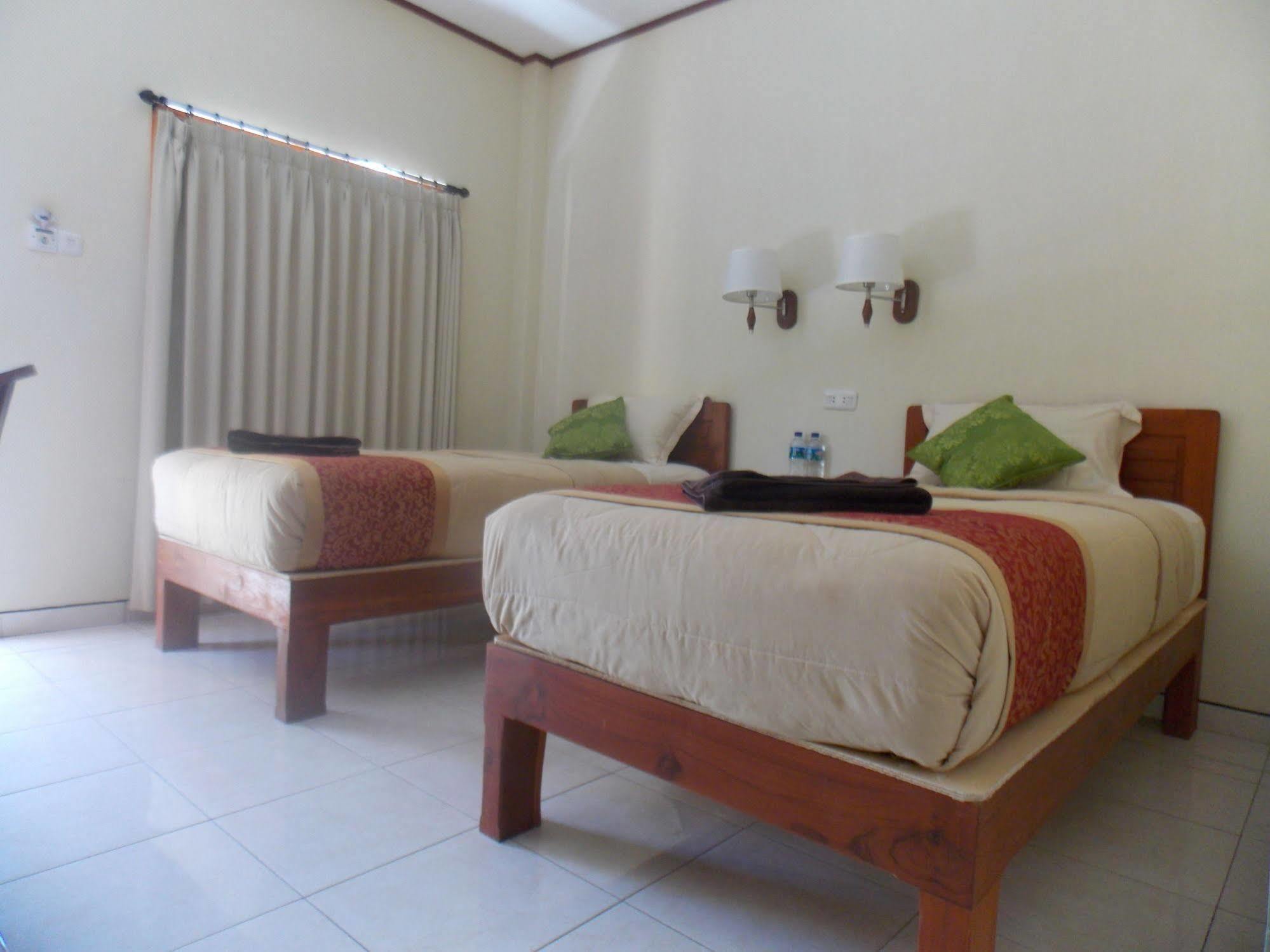 Komodo Lodge Labuan Bajo Exterior photo