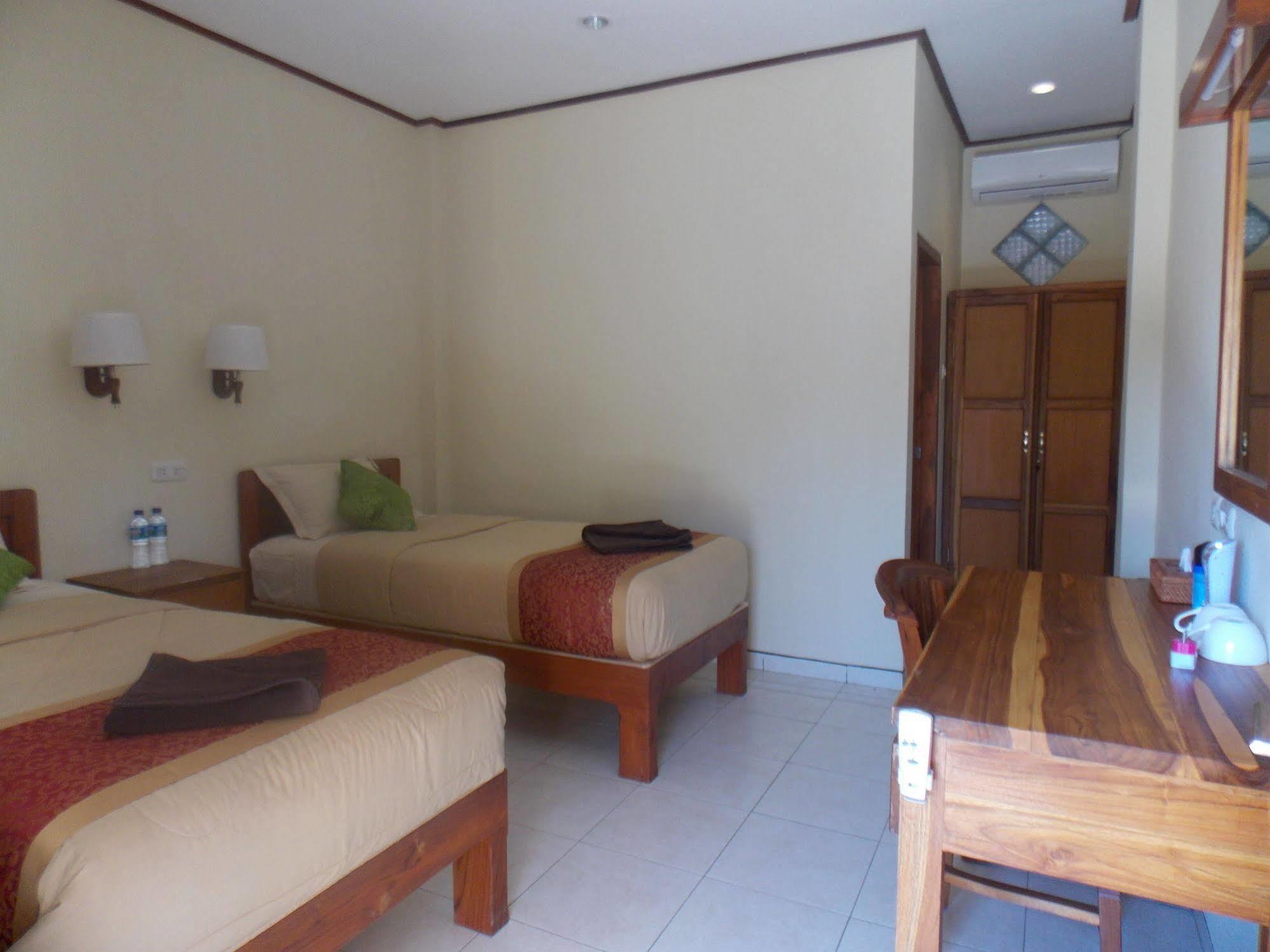 Komodo Lodge Labuan Bajo Exterior photo